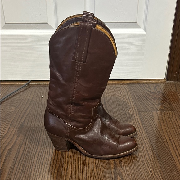 Frye Shoes - Vtg Frye brown leather pull on cowboy boots 8.5